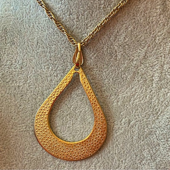 Vintage Sarah Coventry Gold Retro Pendant Necklace - Picture 7 of 7